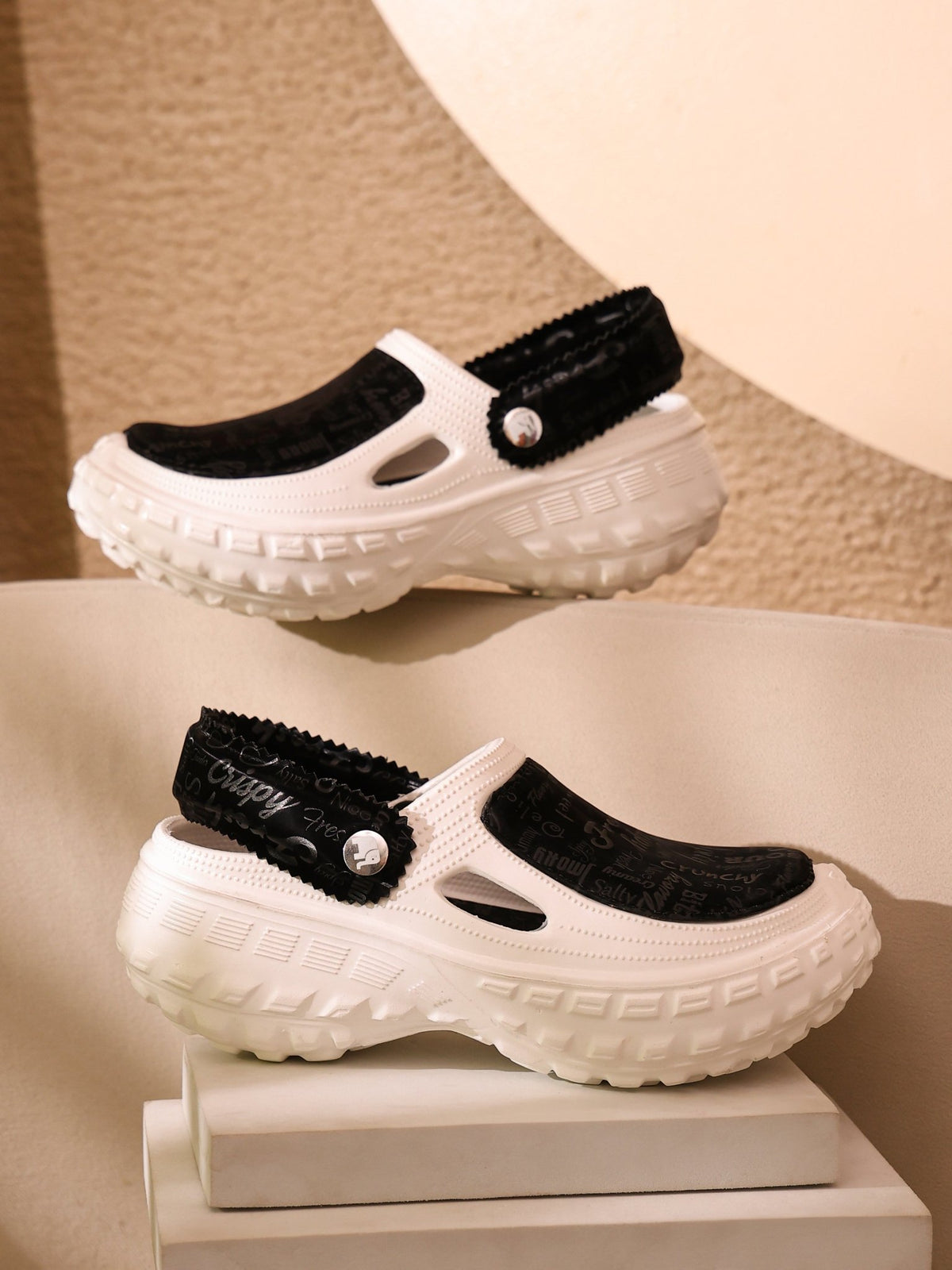Darjeeling Women Clogs Black - Solaworld.in