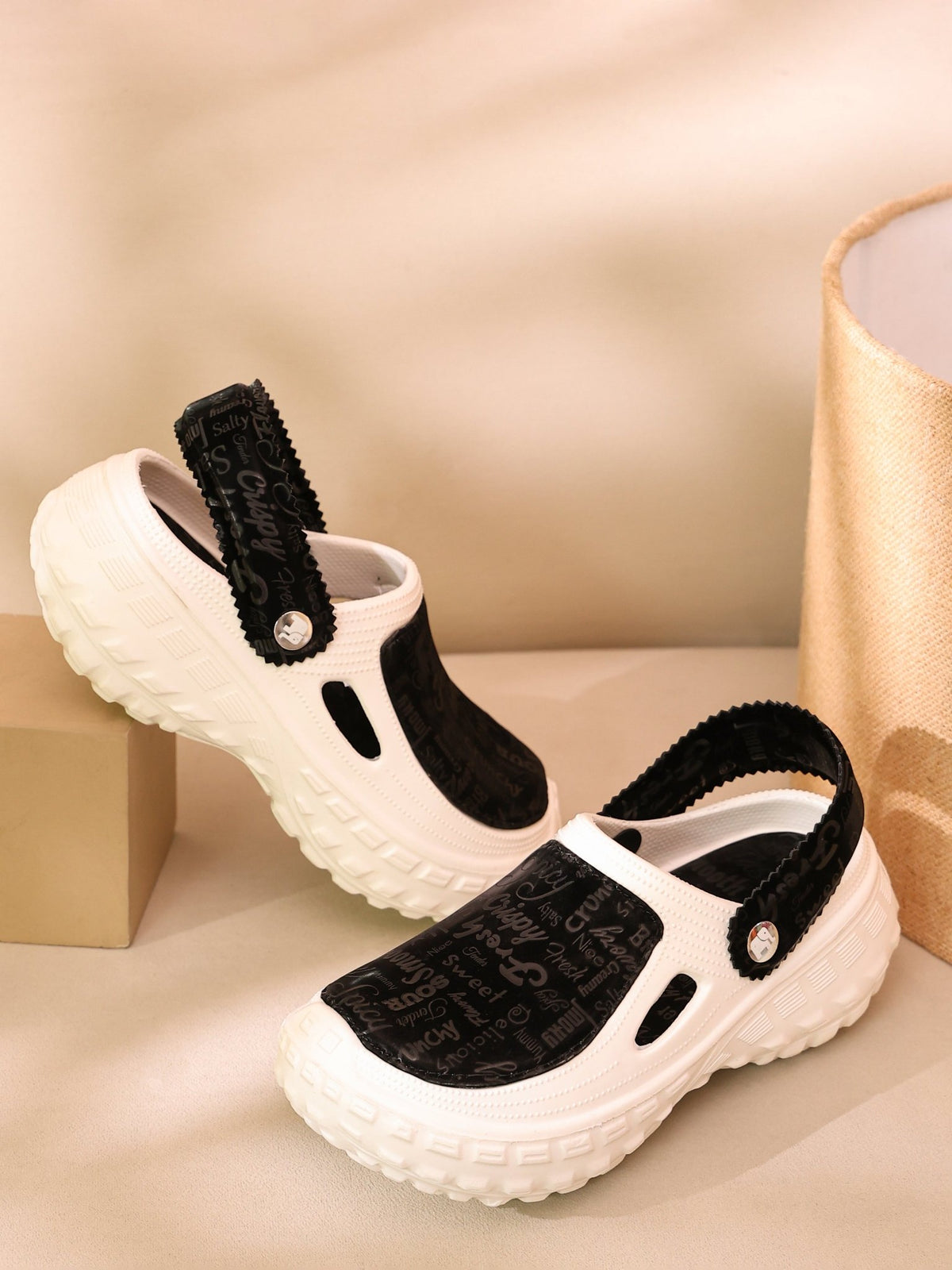 Darjeeling Women Clogs Black - Solaworld.in