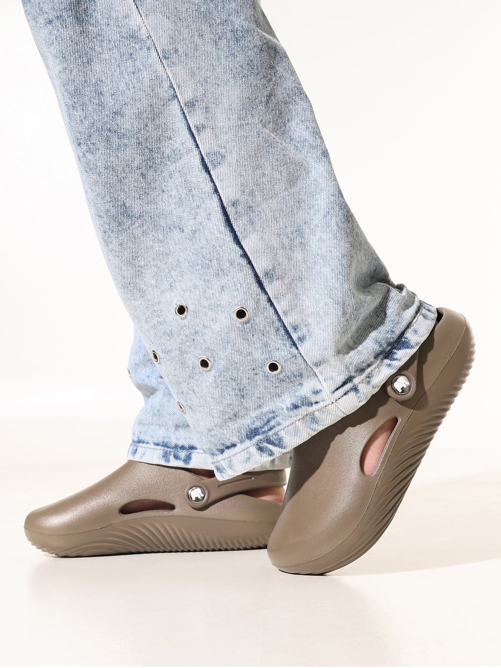 Muse Mens Clog - Solaworld.in