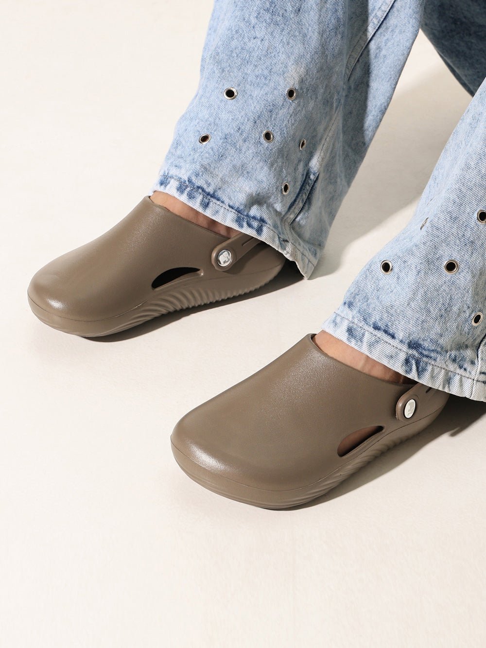 Muse Mens Clog - Solaworld.in