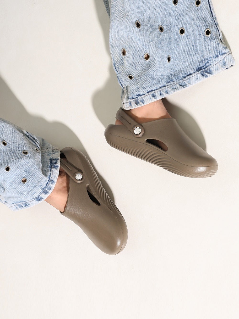 Muse Mens Clog - Solaworld.in