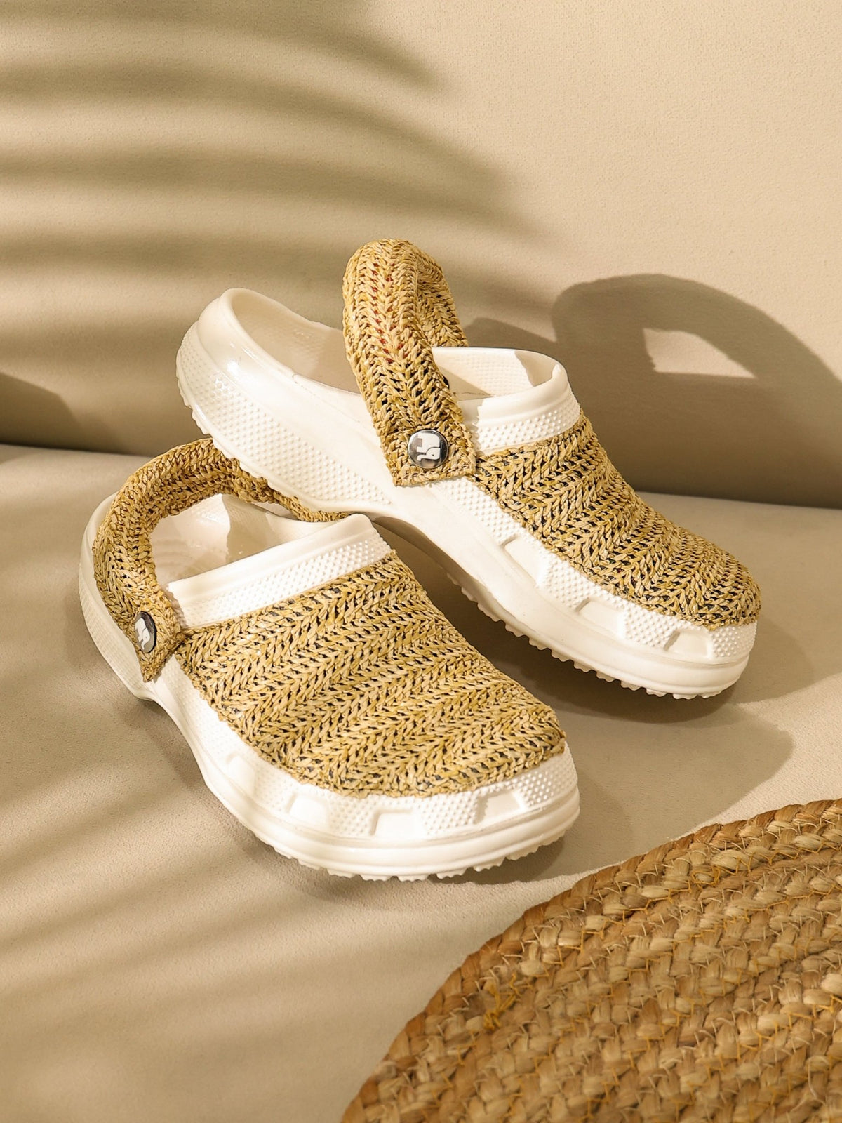 Raffia Women’s Clogs - Solaworld.in
