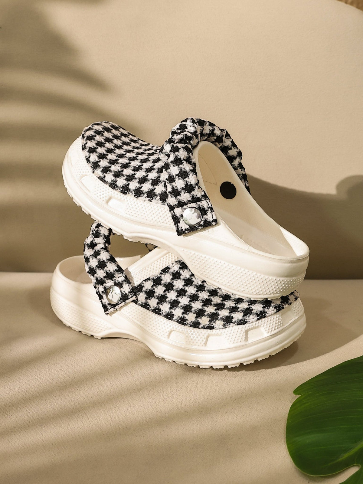 Shatranj Women Clogs - Solaworld.in