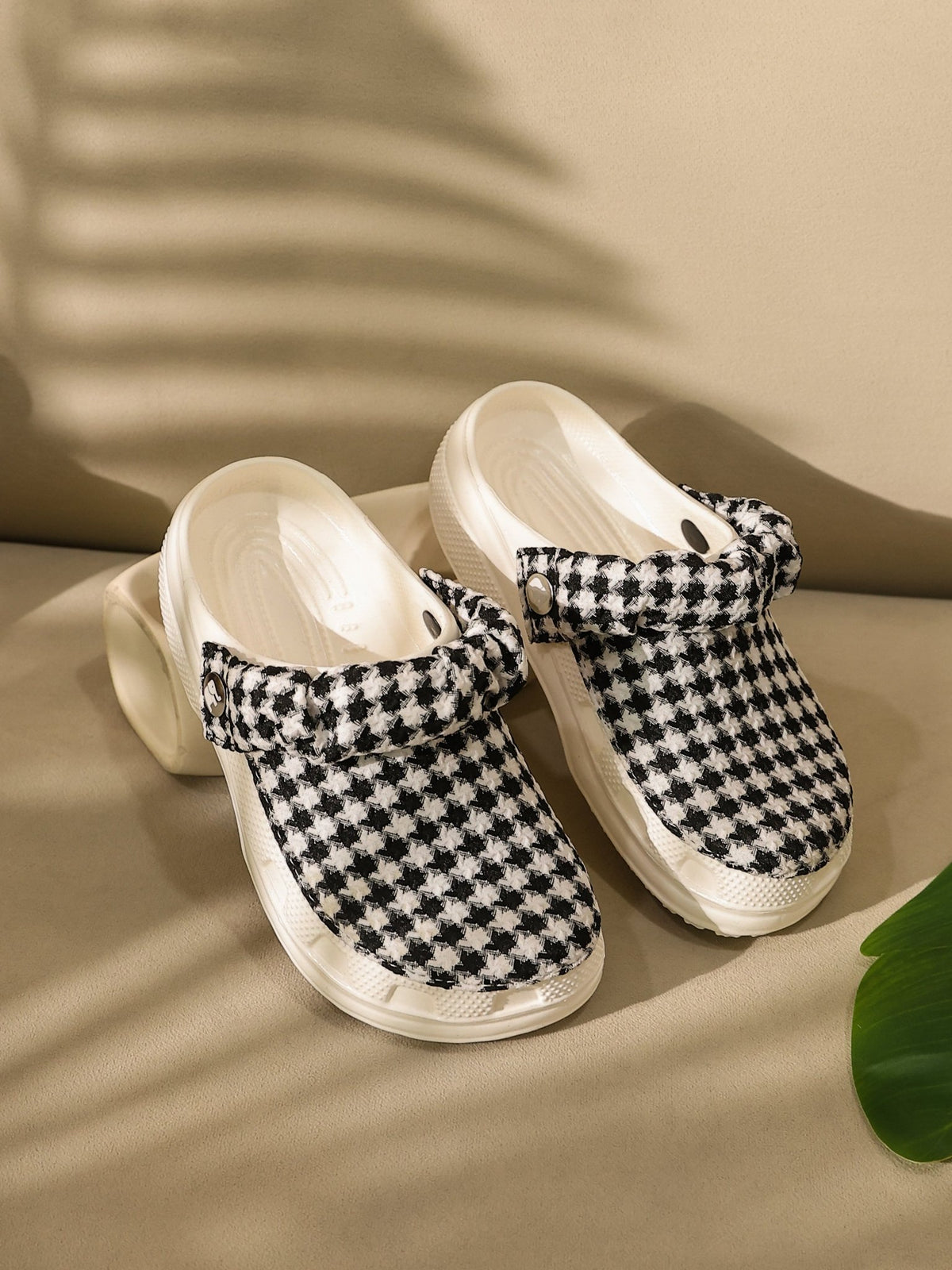 Shatranj Women Clogs - Solaworld.in