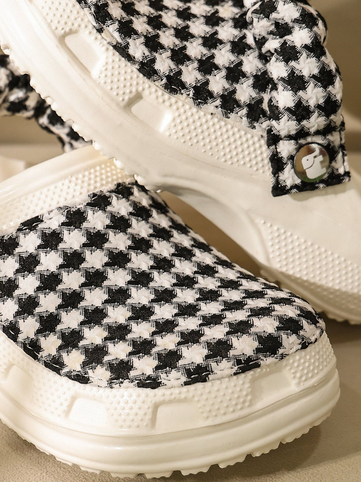 Shatranj Women Clogs - Solaworld.in