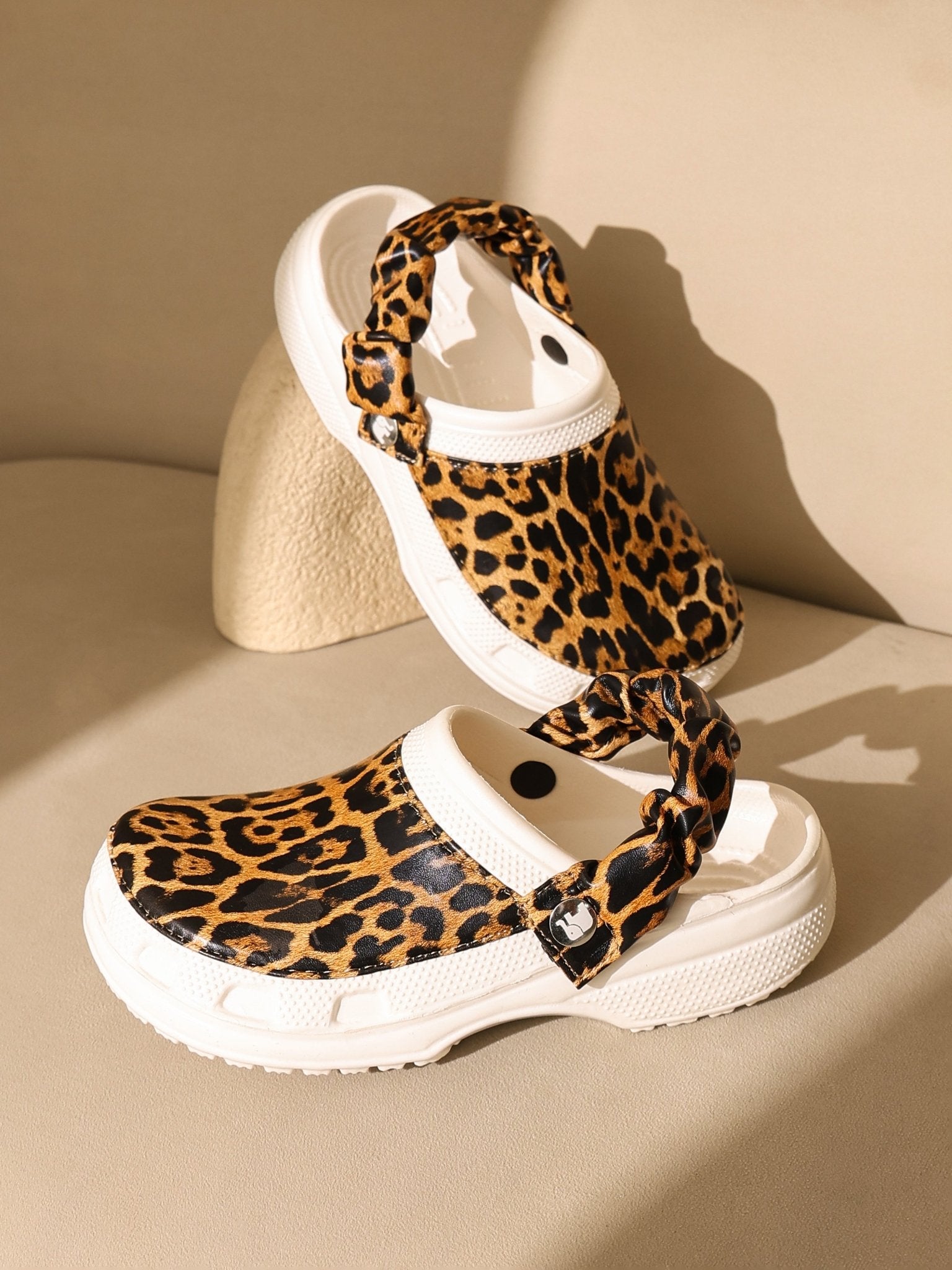 Sherni Women Clogs - Solaworld.in